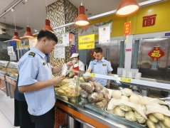 <b>初次轻细违规的43家市场从体实行“首违不罚”</b>